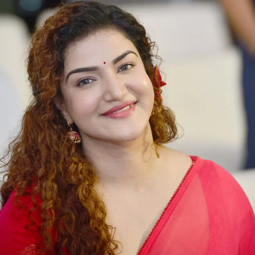 Honey Rose Long Hair Smiling Face Closeup Wallpapers